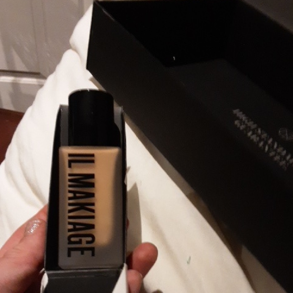 NWT IL MAKIAGE New York Woke Up Like This,Flawless Foundation light tone